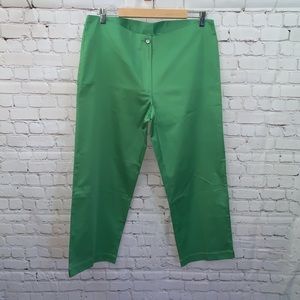 Diamond Button Green Bermuda